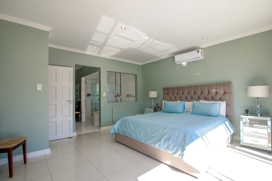 5 Bedroom Property for Sale in Claremont Western Cape